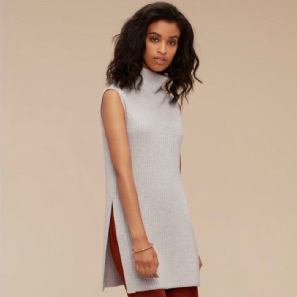 Sleeveless Aritzia grey crew neck sweater